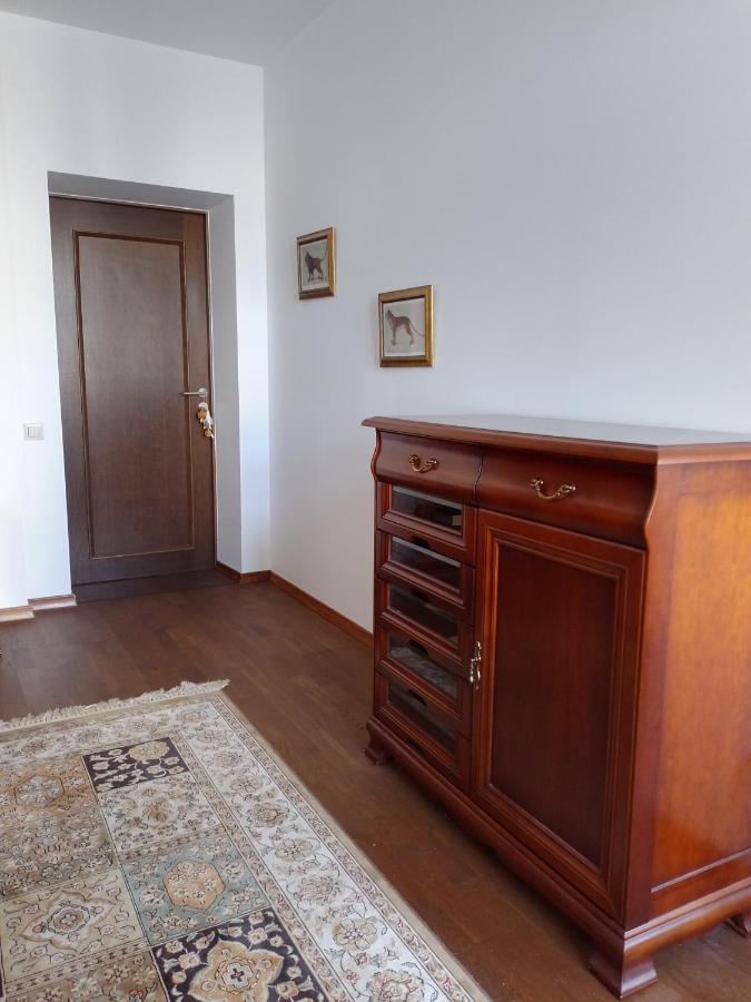 Апартаменты Premium Class Apartment, Free Parking, Maximum 5 Guests, 2 Bedrooms, 3 Beds Рига